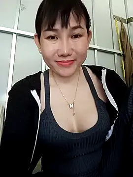 Snapshot of Ana_love2000 chatting on 9, 9, 2025 Ana love2000 online show from 9, 9, 2025