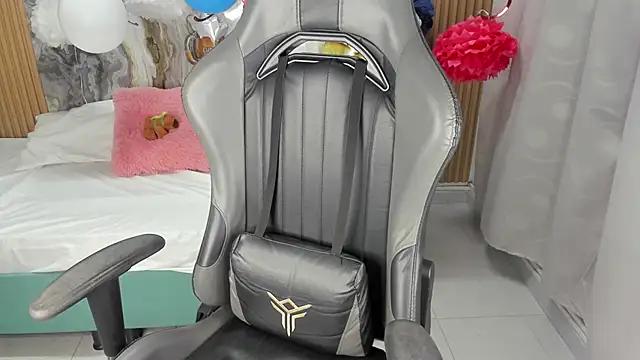 Lili 16 online show from 4, 10, 2025