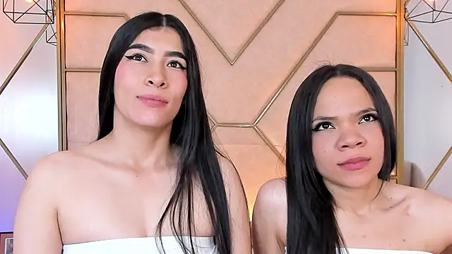 Snapshot of siara_and_zoe chatting on 15, 1, 2025 siara and zoe online show from 15, 1, 2025