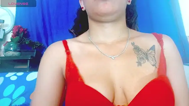 Snapshot of Eva_Hoot chatting on 27, 4, 2026 Eva Hoot online show from 27, 4, 2026