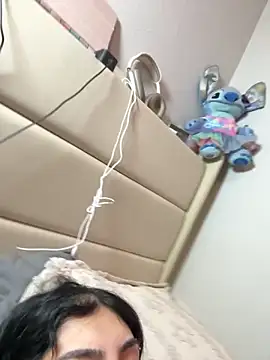 ThickerThanYoBitch online show from 13, 11, 2025