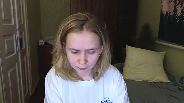 Riley Roo online show from 31, 12, 2024