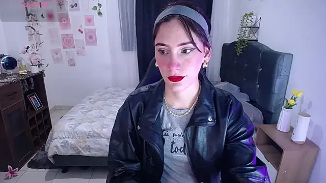 IsaBaileys  online show from 15, 7, 2026