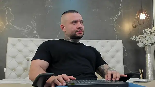 BruceDallas online show from 30, 1, 2025