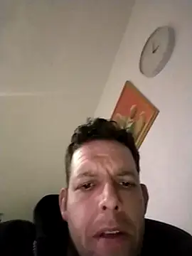 Knuffelstaaf123 online show from 4, 1, 2025