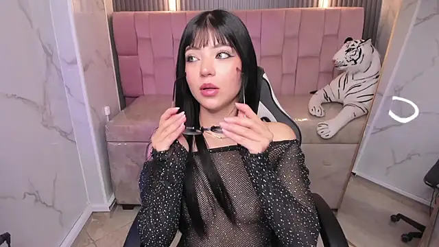  mia collins b  online show from 8, 10, 2025