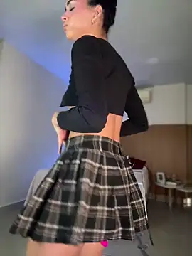 Snapshot of Lianh_Benett chatting on 4, 12, 2024 Lianh Benett online show from 4, 12, 2024