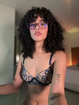 Snapshot of Lianh_Benett chatting on 8, 2, 2025 Lianh Benett online show from 8, 2, 2025