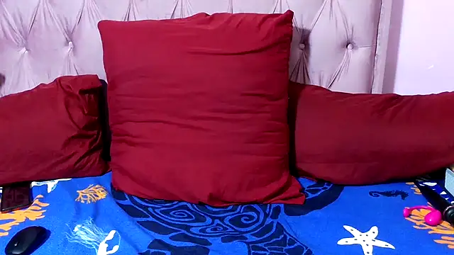 SweetMellowX1 online show from 27, 10, 2025