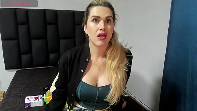 Snapshot of Aurora_doll23 chatting on 6, 3, 2025 Aurora doll23 online show from 6, 3, 2025