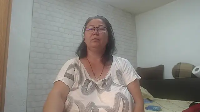 Snapshot of EmmaSquirt chatting on 3, 6, 2026 EmmaSquirt online show from 3, 6, 2026