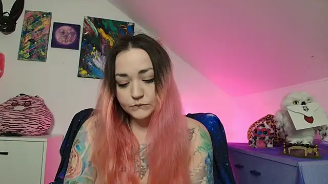 Snapshot of PinkHurricaneOfficial chatting on 16, 2, 2026 PinkHurricaneOfficial online show from 16, 2, 2026