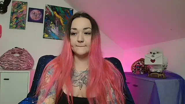 Snapshot of PinkHurricaneOfficial chatting on 2, 3, 2026 PinkHurricaneOfficial online show from 2, 3, 2026