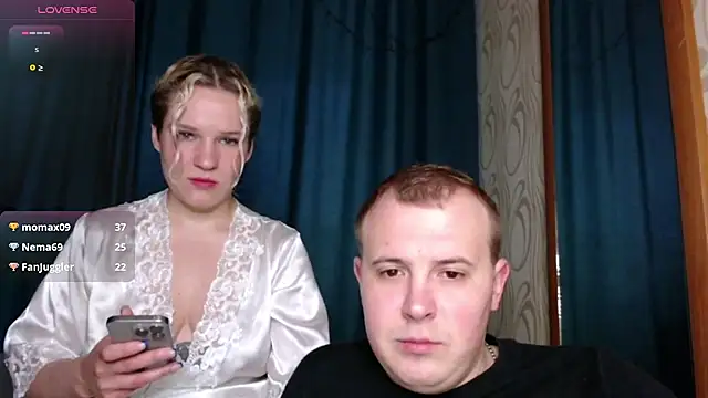 Snapshot of MrMrsRight chatting on 1, 2, 2025 MrMrsRight online show from 1, 2, 2025