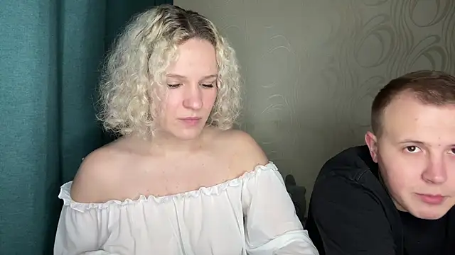 Snapshot of MrMrsRight chatting on 14, 2, 2025 MrMrsRight online show from 14, 2, 2025