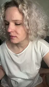 Snapshot of MrMrsRight chatting on 20, 2, 2025 MrMrsRight online show from 20, 2, 2025