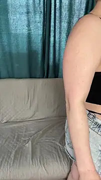 Snapshot of MrMrsRight chatting on 18, 3, 2025 MrMrsRight online show from 18, 3, 2025