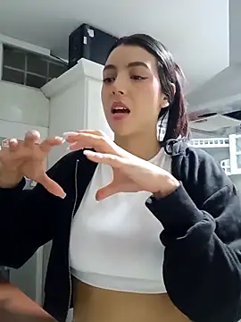 Julie Bennet online show from 17, 10, 2025