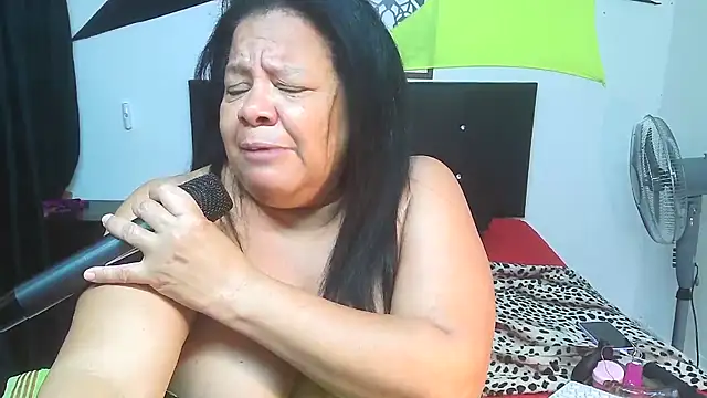 Shanttal0272 online show from 15, 4, 2026