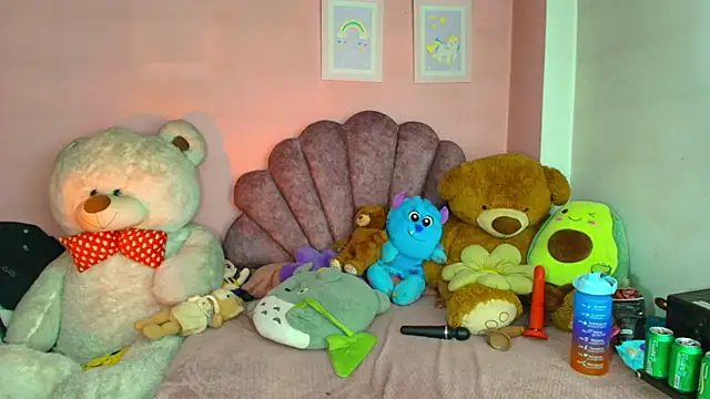 Pocahontascute 33 online show from 15, 2, 2026