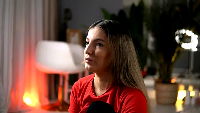 KellyMathews online show from 26, 11, 2025