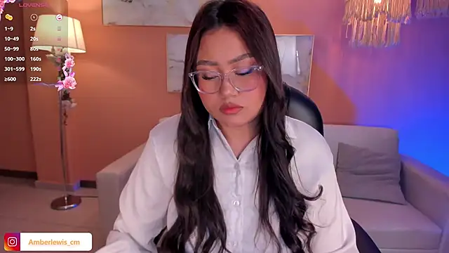 Snapshot of AmberLewis_ chatting on 19, 3, 2025 AmberLewis online show from 19, 3, 2025