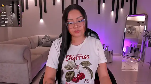 Snapshot of AmberLewis_ chatting on 10, 9, 2025 AmberLewis online show from 10, 9, 2025