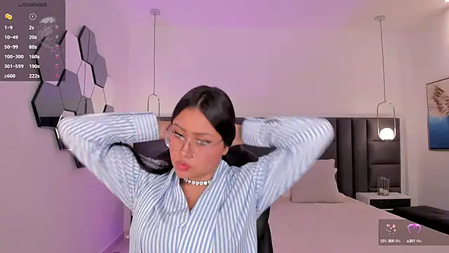 Snapshot of AmberLewis_ chatting on 17, 10, 2025 AmberLewis online show from 17, 10, 2025