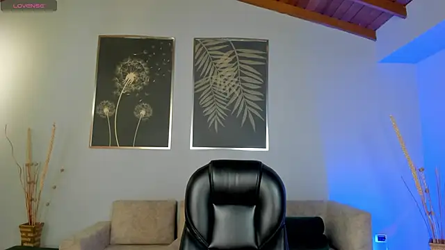 Snapshot of AmberLewis_ chatting on 23, 10, 2025 AmberLewis online show from 23, 10, 2025