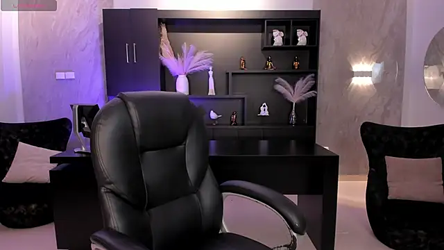 Snapshot of AmberLewis_ chatting on 25, 11, 2025 AmberLewis online show from 25, 11, 2025