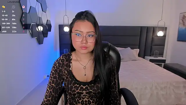 Snapshot of AmberLewis_ chatting on 27, 11, 2025 AmberLewis online show from 27, 11, 2025