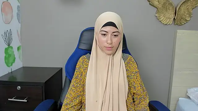 Snapshot of chaymae_nah_ chatting on 5, 12, 2024 chaymae nah online show from 5, 12, 2024