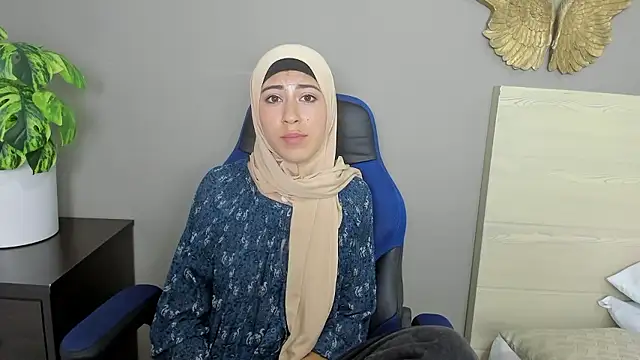 Snapshot of chaymae_nah_ chatting on 6, 12, 2024 chaymae nah online show from 6, 12, 2024