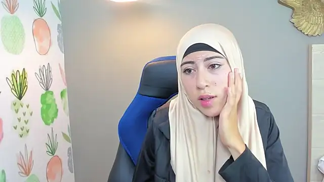 Snapshot of chaymae_nah_ chatting on 13, 12, 2024 chaymae nah online show from 13, 12, 2024