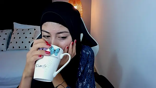 Snapshot of chaymae_nah_ chatting on 19, 12, 2024 chaymae nah online show from 19, 12, 2024