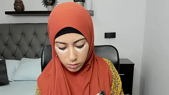 Snapshot of chaymae_nah_ chatting on 24, 12, 2024 chaymae nah online show from 24, 12, 2024