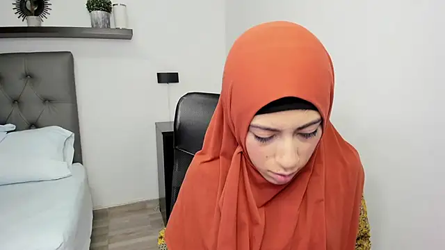 Snapshot of chaymae_nah_ chatting on 24, 12, 2024 chaymae nah online show from 24, 12, 2024