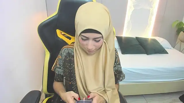 Snapshot of chaymae_nah_ chatting on 24, 12, 2024 chaymae nah online show from 24, 12, 2024