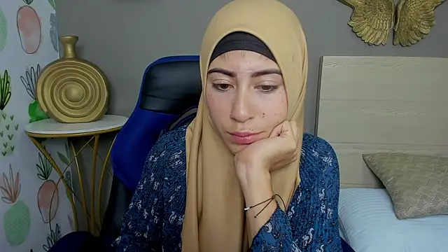 Snapshot of chaymae_nah_ chatting on 15, 1, 2025 chaymae nah online show from 15, 1, 2025