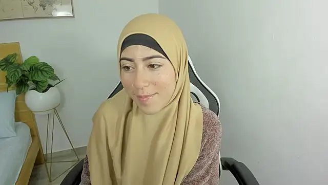 Snapshot of chaymae_nah_ chatting on 16, 1, 2025 chaymae nah online show from 16, 1, 2025