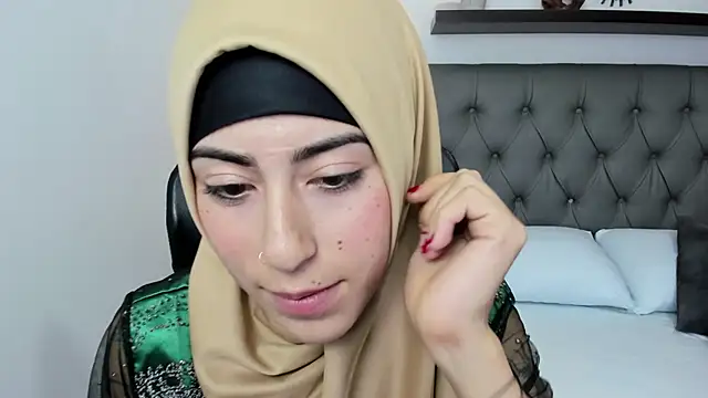 Snapshot of chaymae_nah_ chatting on 17, 1, 2025 chaymae nah online show from 17, 1, 2025