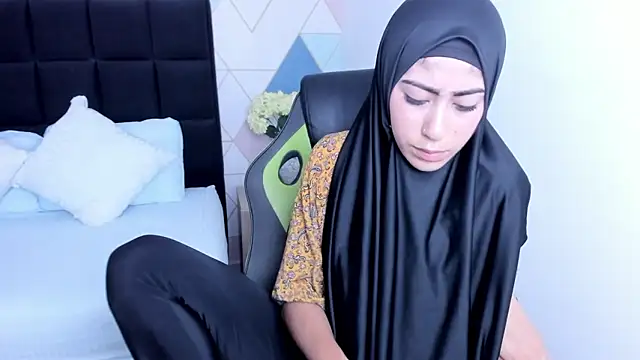 Snapshot of chaymae_nah_ chatting on 23, 1, 2025 chaymae nah online show from 23, 1, 2025