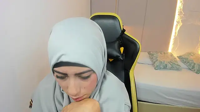 Snapshot of chaymae_nah_ chatting on 24, 1, 2025 chaymae nah online show from 24, 1, 2025