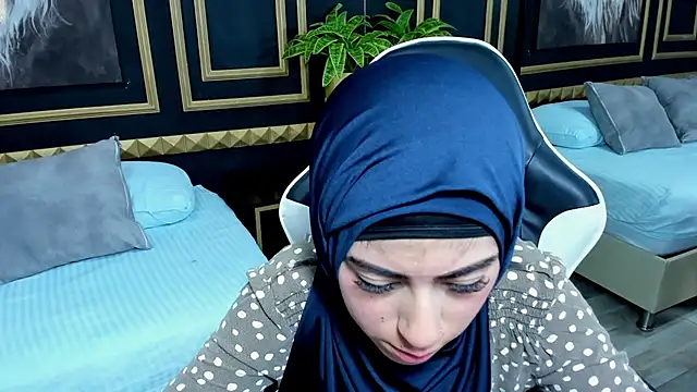 Snapshot of chaymae_nah_ chatting on 7, 2, 2025 chaymae nah online show from 7, 2, 2025