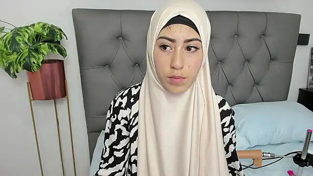 Snapshot of chaymae_nah_ chatting on 10, 2, 2025 chaymae nah online show from 10, 2, 2025