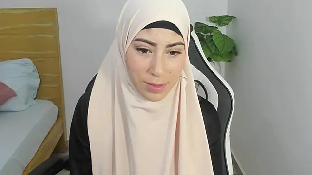 Snapshot of chaymae_nah_ chatting on 11, 2, 2025 chaymae nah online show from 11, 2, 2025