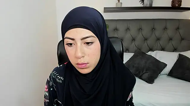 Snapshot of chaymae_nah_ chatting on 7, 3, 2025 chaymae nah online show from 7, 3, 2025