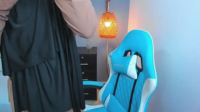 Snapshot of chaymae_nah_ chatting on 7, 3, 2025 chaymae nah online show from 7, 3, 2025