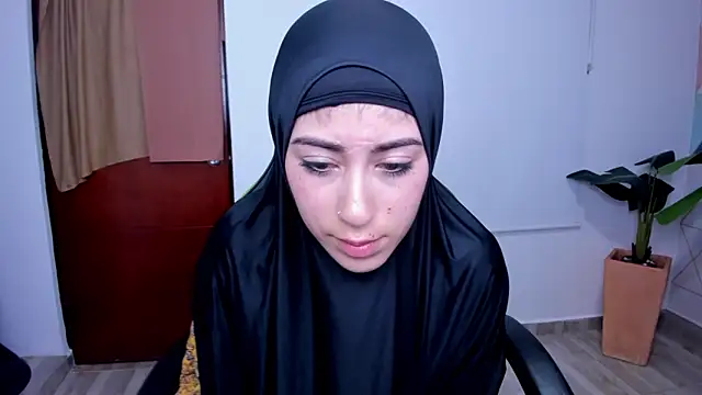 Snapshot of chaymae_nah_ chatting on 11, 3, 2025 chaymae nah online show from 11, 3, 2025