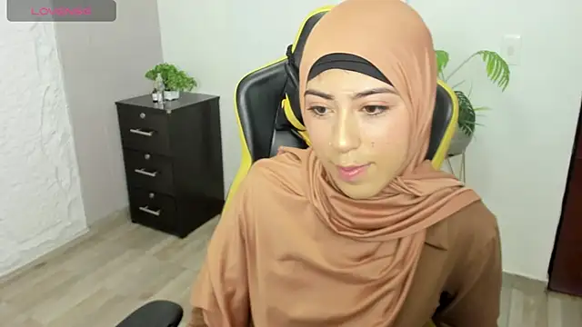 Snapshot of chaymae_nah_ chatting on 11, 3, 2025 chaymae nah online show from 11, 3, 2025